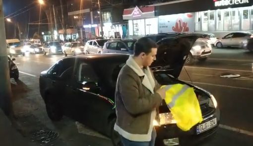 В столице отказавшийся уступить дорогу водитель устроил настоящий цирк.