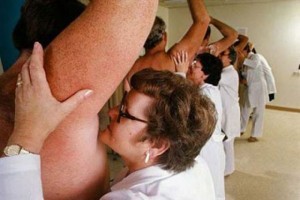 Persoanele trebuie să aprecieze mirosurile și să decidă care transpirant trebuie să intre pe linia de producție.