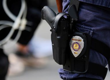 В настоящее время полиция устанавливает обстоятельства случившегося.