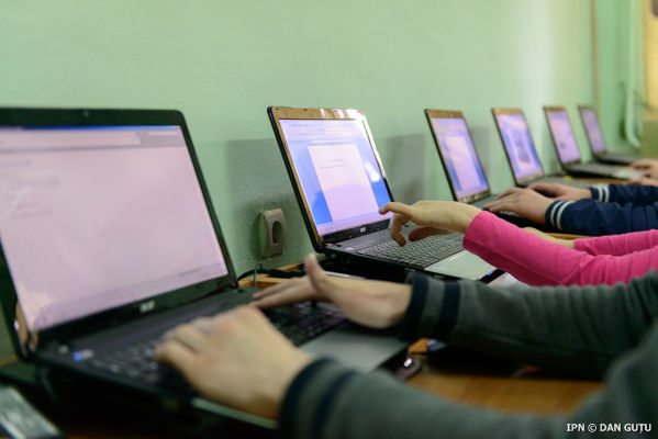 Coreea de Sud donează 150 de calculatoare școlilor din Moldova