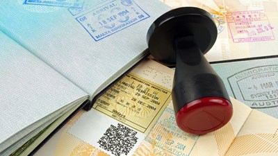 России невыгодно вводить визовый режим со странами СНГ, ввиду возможности симметричного ответа. Фото: finam.info