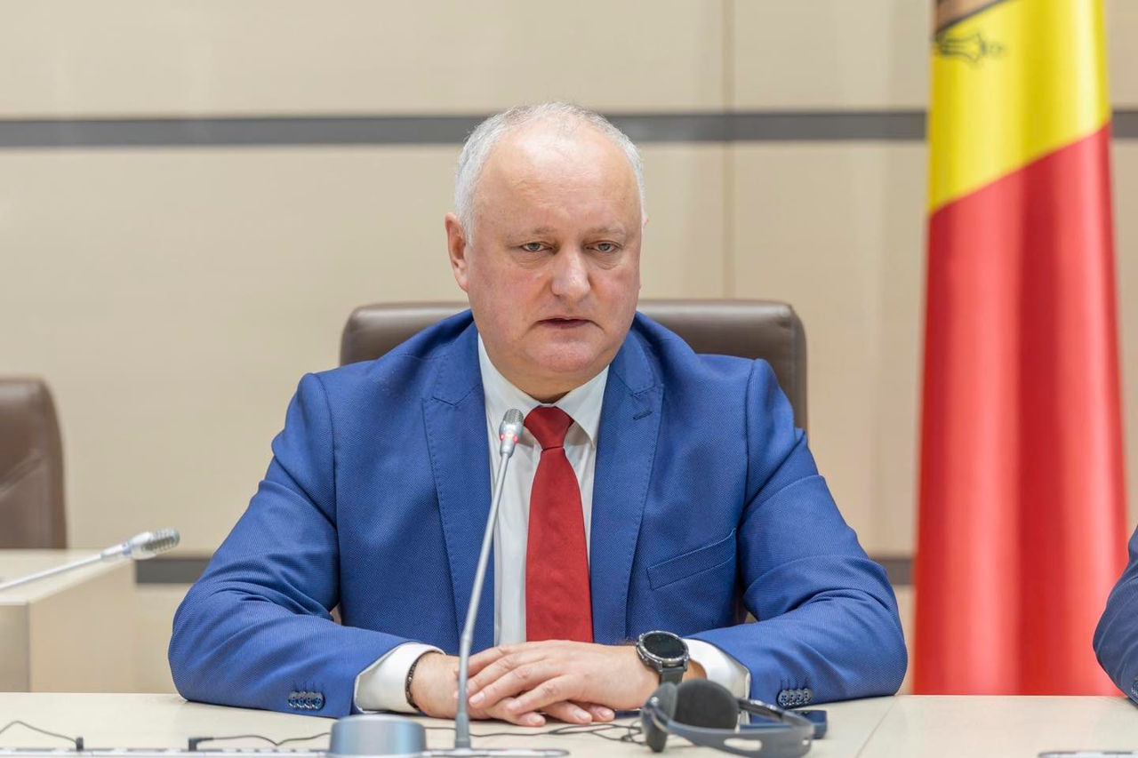 Додон: Решение МВФ и вопроса о начале переговоров с ЕС - "красная карточка" Запада.