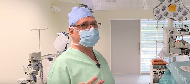 Кардиохирург Анатолий Чуботару спасает жизни людей уже 45 лет.