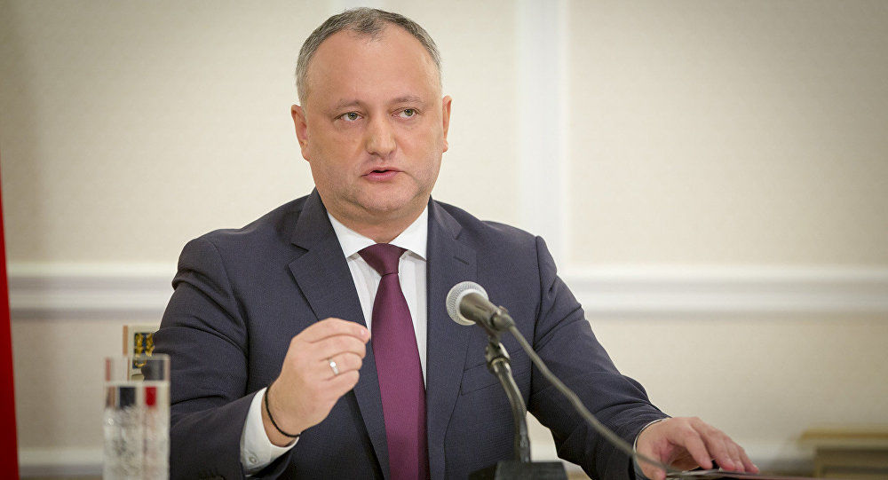 Додон: Румынский депутат блокировал аэропорт Кишинева, а полиция молчала.