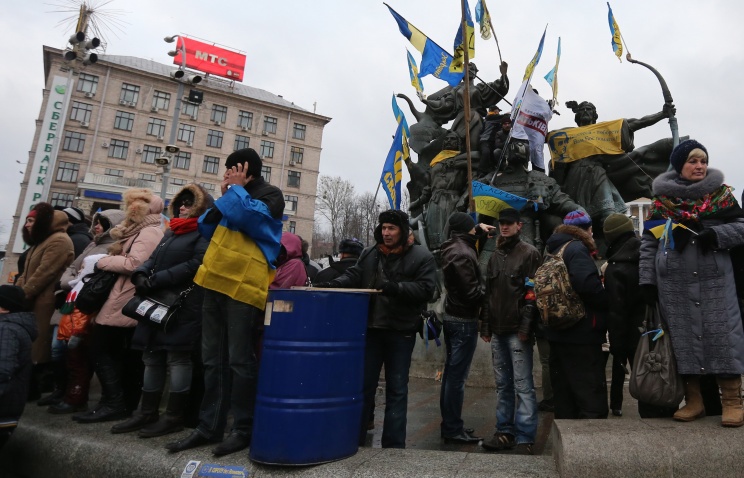 Митингующие в Киеве избрали 8 декабря "революционного коменданта" столицы Украины - депутата парламента от партии "Батькивщина" Николая Катеринчука. Фото: Фадечиев Сергей/ИТАР-ТАСС