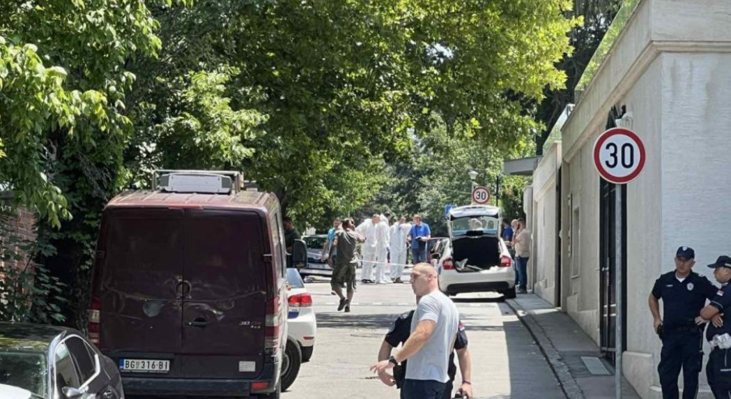 Нападение в Белграде: ранен полицейский, охранявший посольство Израиля в Сербии.
