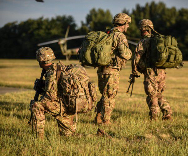 Militari moldoveni participă în România la Scutul de foc