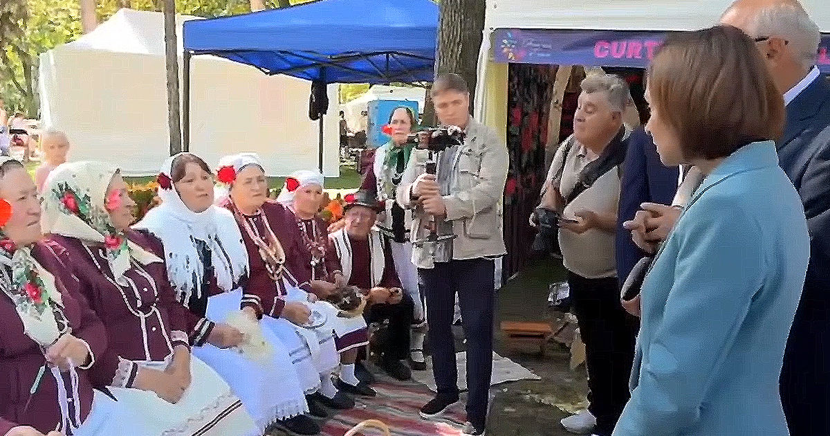 Санду - жительницам Гагаузии, пожаловавшимся на штрафы: Жить нужно честно.