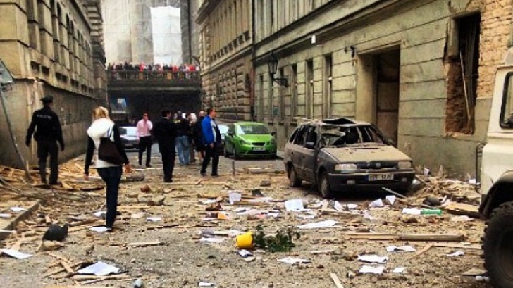 O explozie foarte puternică s-a produs, luni dimineață, pe o stradă din centrul capitalei Republicii Cehe.
