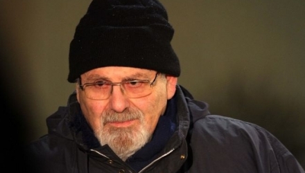 Aubrey Levin, în vârstă de 74 de ani, cunoscut și ca ''Doctor Shock'', a fost condamnat la cinci ani de închisoare pentru că a încercat să-și vindice pacienții de homosexualitate cu electroșocuri.