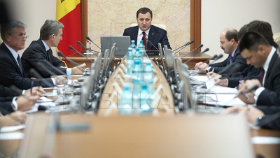 În acest context, preşedintele LADC a făcut referinţă şi la situaţia creată în jurul Băncii de Economii a Moldovei.