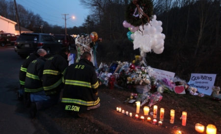 Din acest total, 16 copii era în vârstă de 6 ani şi 4 copii aveau vârsta de 7 ani, conform unei liste publicate de poliţia din Connecticut. 