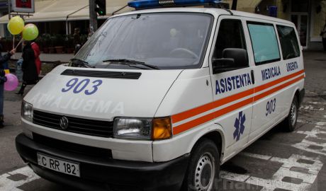 Un copil de numai doi ani a căzut de la etajul şapte al unui bloc din capitală. Foto: jurnal.md