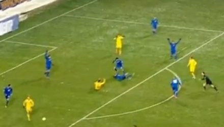 Meciul de fotbal dintre selecţionatele Ucrainei şi Moldovei, jucat marţi, la Odesa, putea să se termine cu o tragedie. 