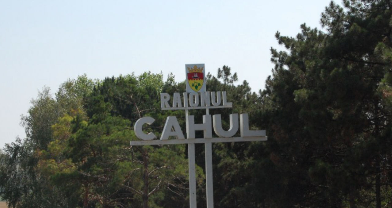 Глава Apă-Canal Cahul и администратор компании задержаны за коррупцию.
