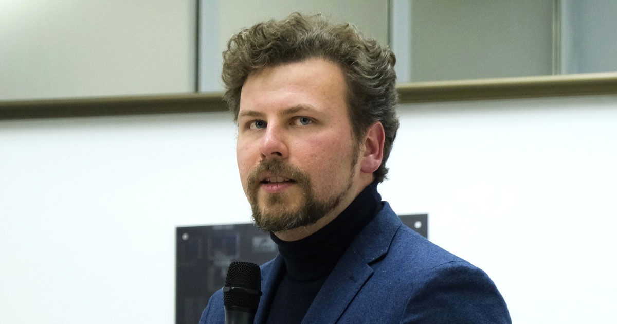 Teza de licență ar putea fi eliminată din cauza inteligenței artificiale.