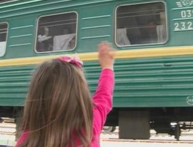 Многие делают российские паспорта как раз с той целью, чтобы спокойно путешествовать в Россию к родственникам и на работу.