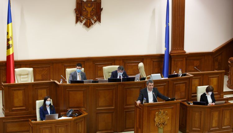Иностранцы получат такой же доступ к медицине и рынку труда, как и граждане Молдовы.
