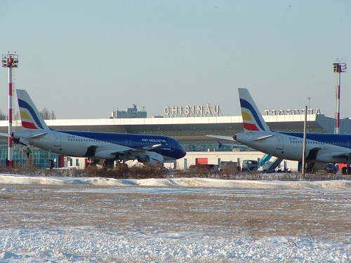 Compania care a câștigat concesiunea Aeroportului Internațional Chișinău s-a angajat, prin contract, să facă investiții de minimum 244,2 mil. EURO pentru modernizarea aeroportului, în trei etape.