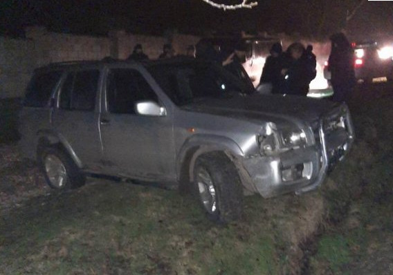 В Бричанах пьяные хулиганы на авто попытались скрыться от пограничников.