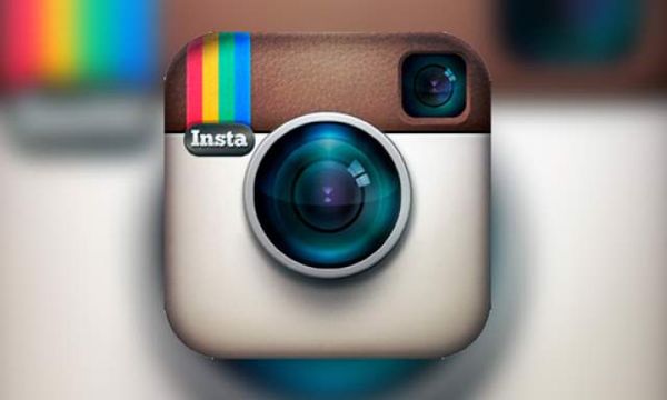Instagram запретил добавлять ссылки на Telegram.