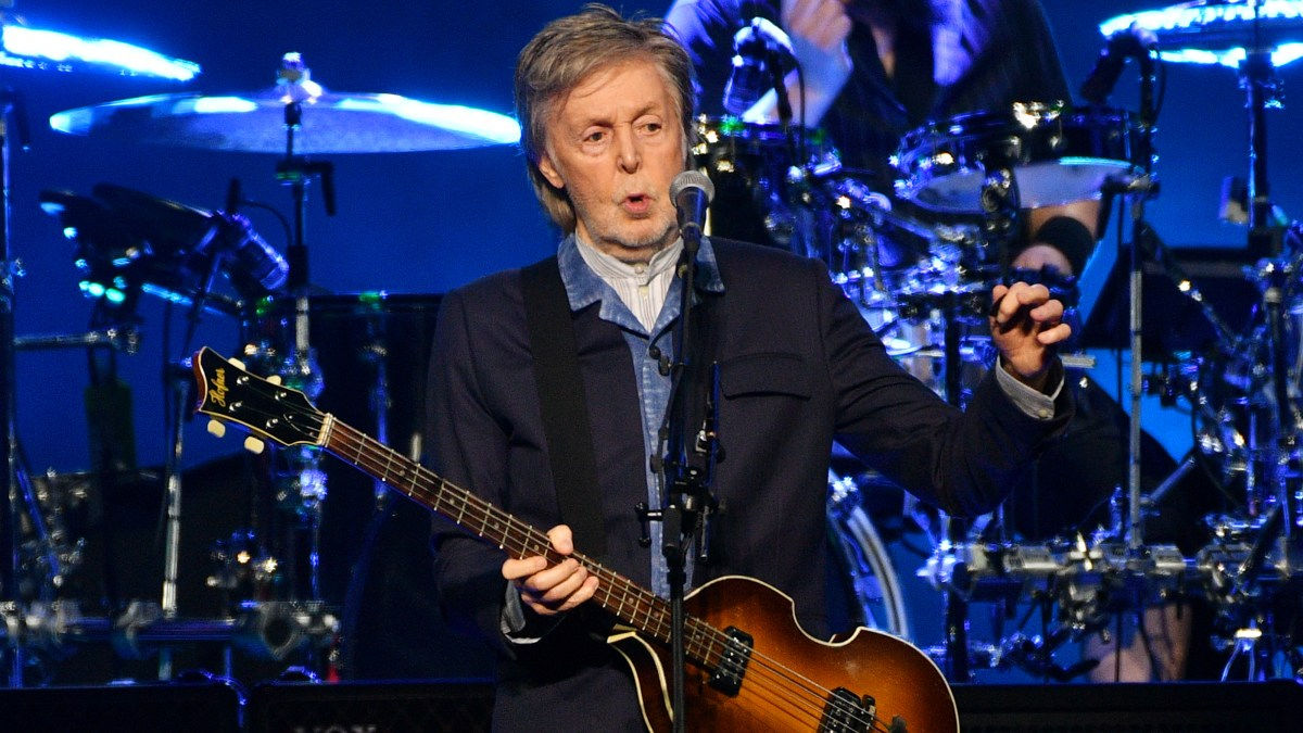 Paul McCartney a înregistrat o piesă mută în semn de protest împotriva inteligenței artificiale în muzică.