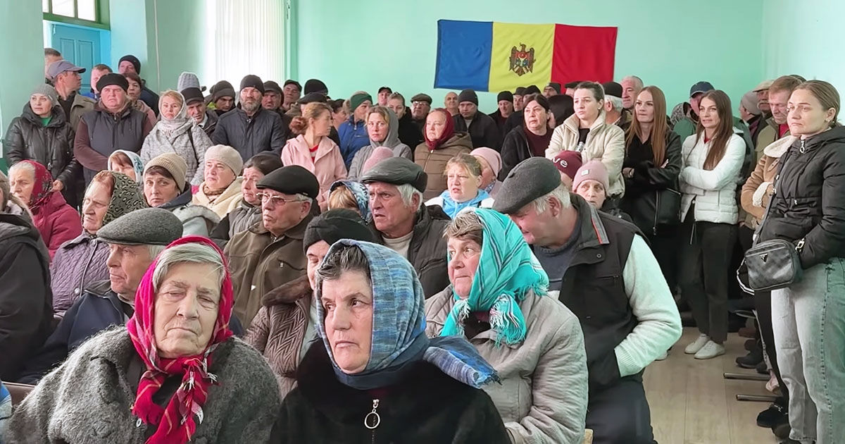 Locuitorii din Voloave: Suntem împotriva unei platforme de transfer a deșeurilor la noi în sat.