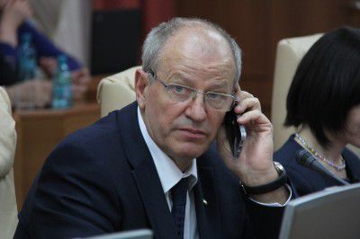 Бывший министр здравоохранения все обвинения в свой адрес отвергает.