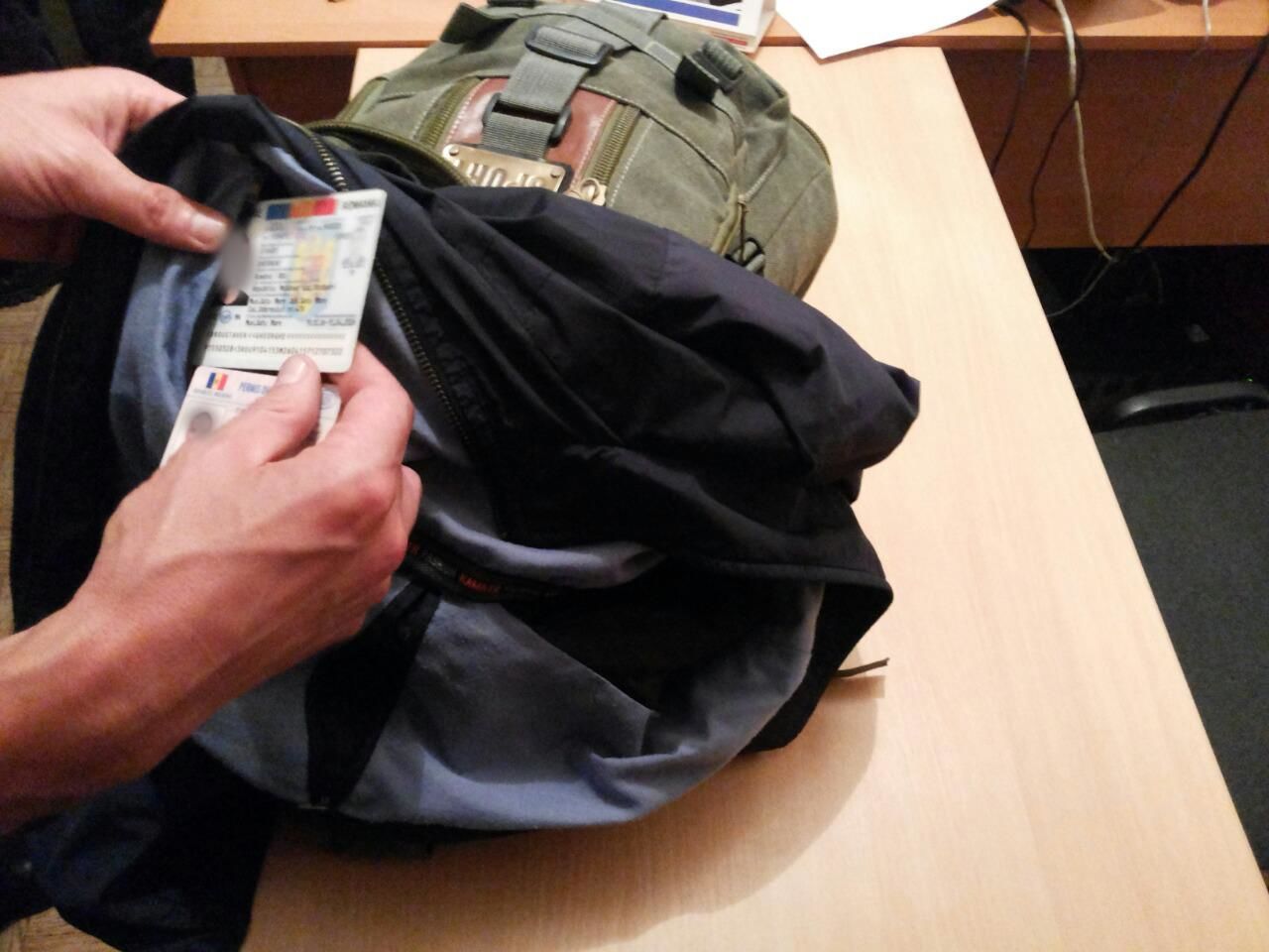 Reținut pentru că deținea acte false. Unde urma să ajungă un tânăr