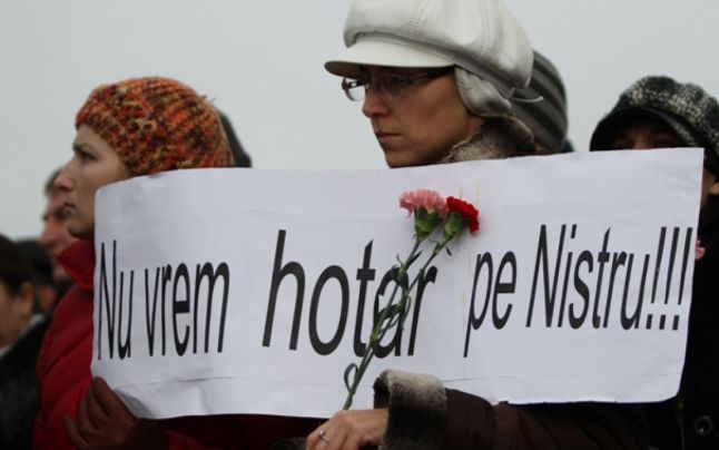Diverşi experţi ruşi de la Tiraspol şi Moscova trimit de câteva zile semnale despre o iminentă escaladare a conflictului la Nistru.
