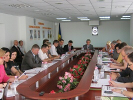 De asemenea, a fost prezentată informaţia cu privire la acţiunile întreprinse de către Procuratura Generală în combaterea TFU