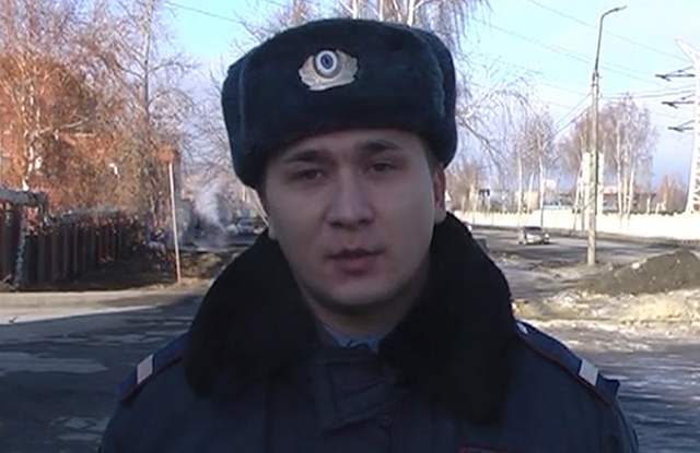 При этом сам водитель и его пассажиры, по словам полицейского, громко смеялись.
