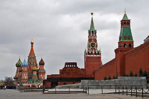 Молдавия теряет свой суверенит и превращается для России в еще одно враждебное звено цепи.