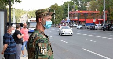 Контроль за соблюдением мер безопасности ведут 10 тыс. правоохранителей.