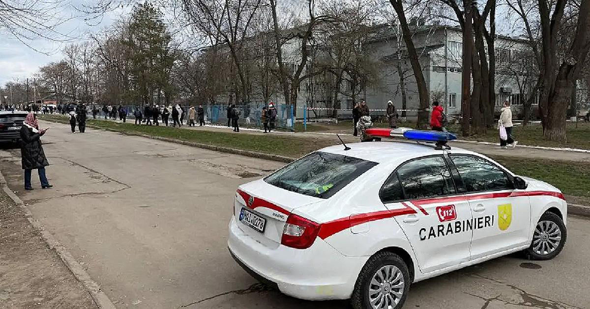 Alerte false cu bombe la două licee din Bălți: Sute de elevi, evacuați.
