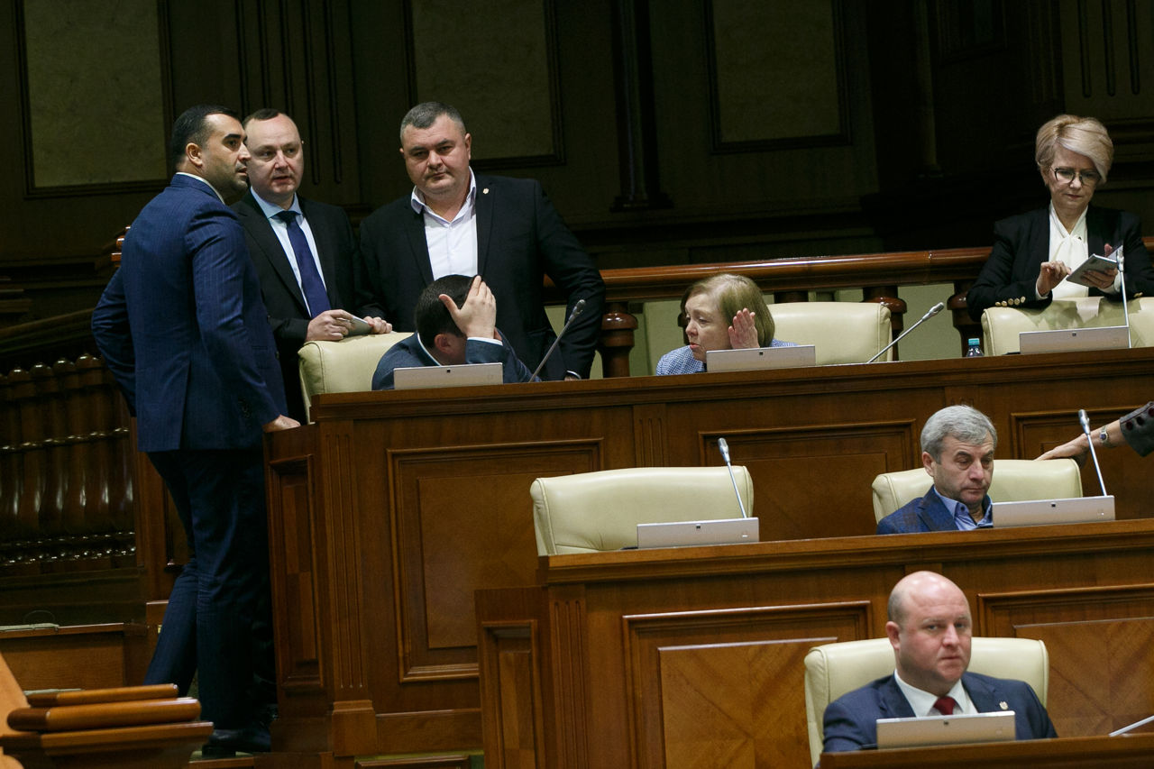 Парламентское большинство не поддержало предложение оппозиции о ликвидации НАРЭ.