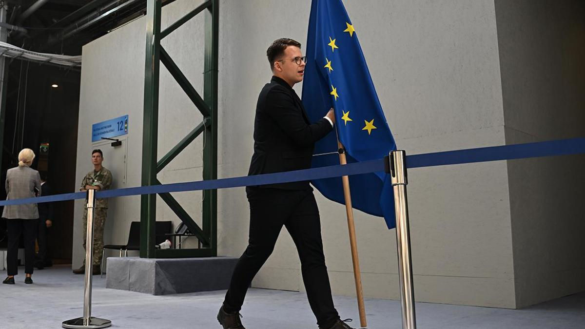 UE va reduce personalul în zece misiuni.