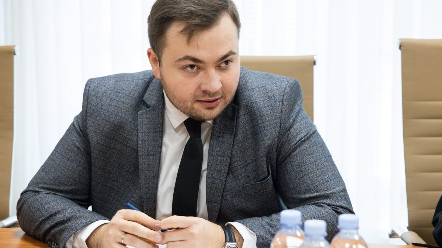  Șeful cabinetului președintelui, Adrian Băluțel, a degrevat din funcție.