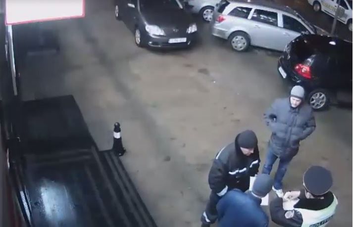 Если вина подозреваемых будет доказана, им грозит до десяти лет лишения свободы.
