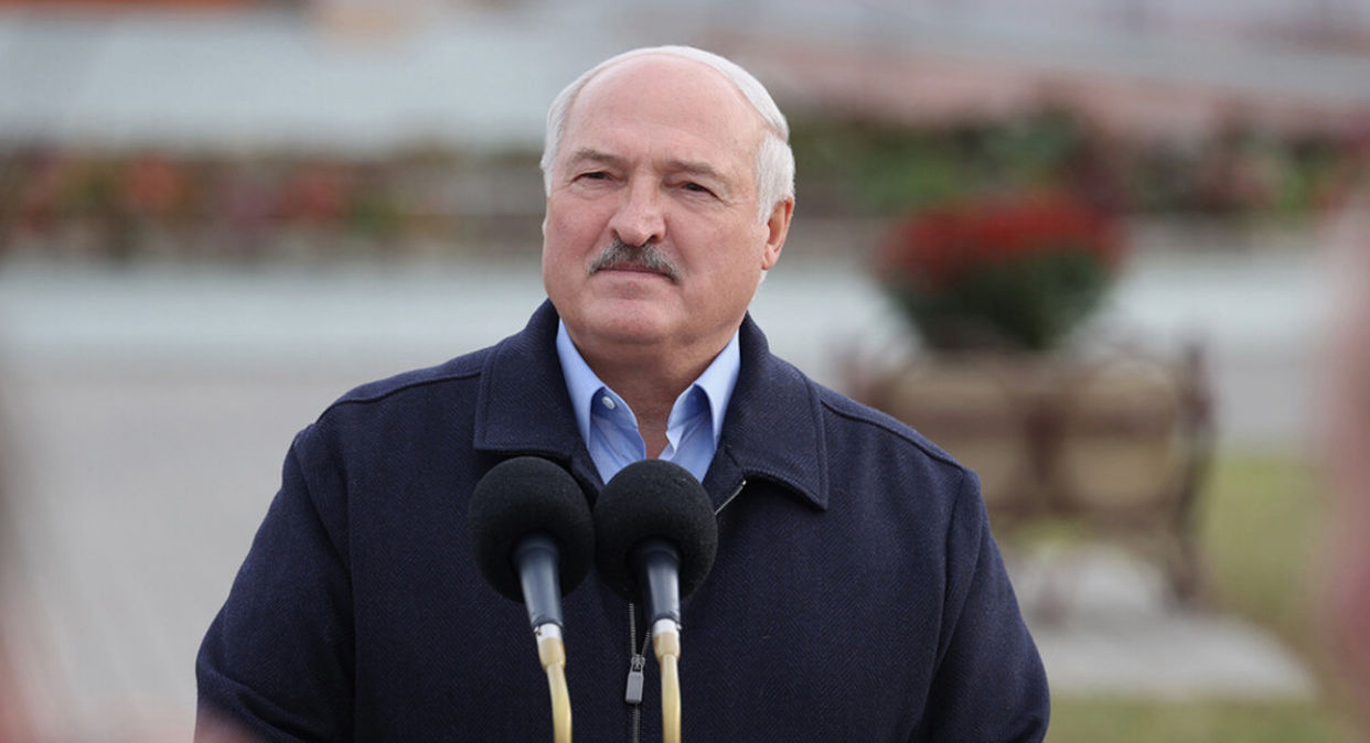 Doi potențiali rivali ai lui Lukașenko la alegerile prezidențiale din Belarus s-au retras din cursă.