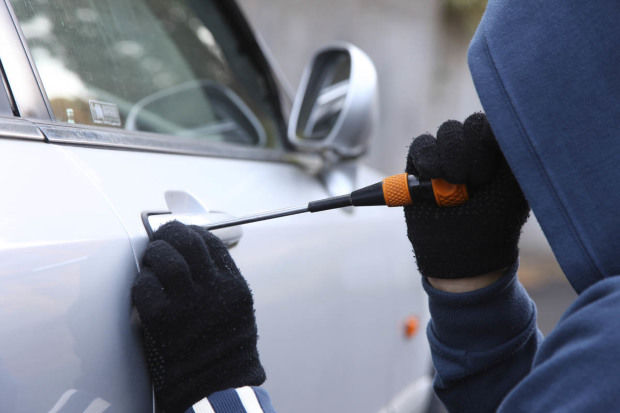 Sfaturile de care trebuie să ții cont pentru a preveni furturile din automobile. Foto: blog.truecar.com