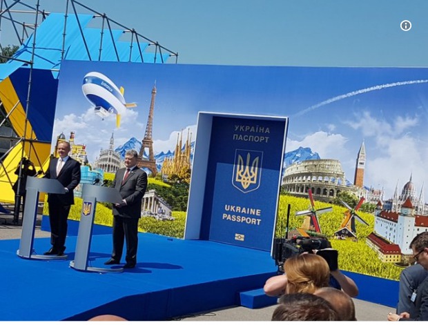 Президент Украины Петр Порошенко открыл символическую "дверь в ЕС". 
