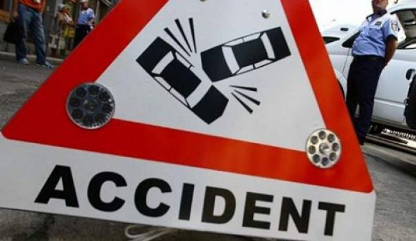 La volanul vehicolului se afla un tanar de 19 ani care dupa impact a fugit de la locul tragediei. Foto: evz.ro