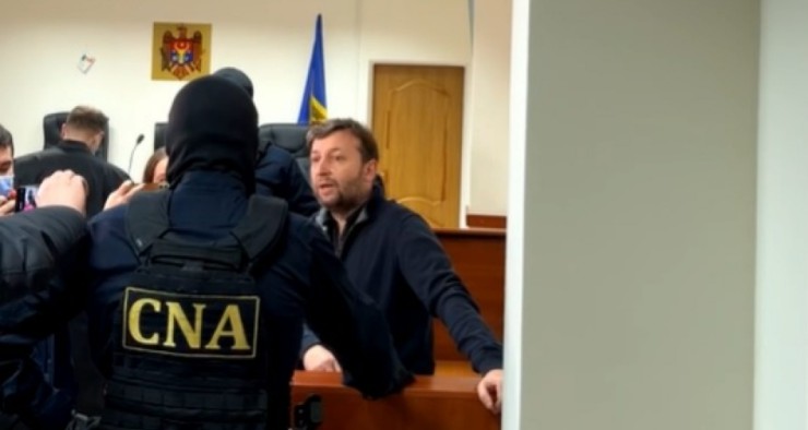 Экс-депутаты Витюк и Решетников остаются в изоляторе.