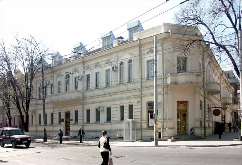 Un proiect pilot privind parcarea paralelă, pe strada București