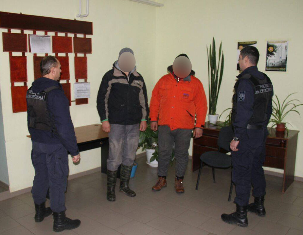 Doi braconieri au vânat un mistreț de circa 100 de kg dintr-o armă deținută ilegal. Foto: border.gov.md