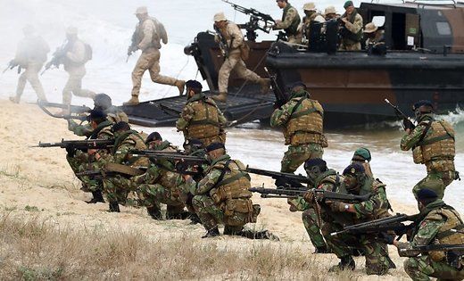 В субботу в республику прибыли свыше 100 военнослужащих из 1-й механизированной бригады ВС королевства.