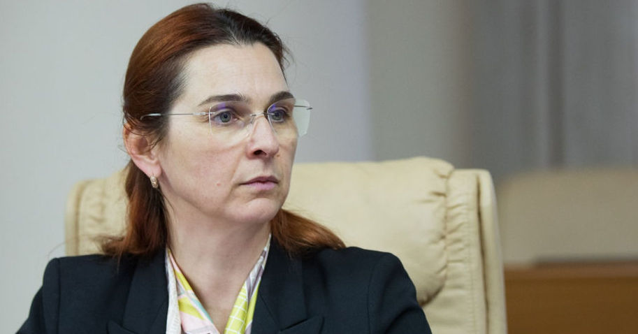 Ревенко об инциденте в аэропорту: Выражаю искренние соболезнования скорбящим семьям.