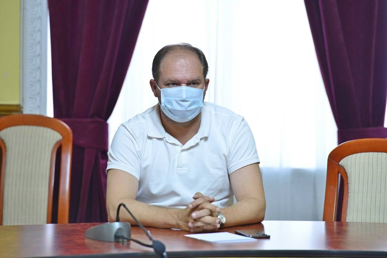В столице сохраняется чрезвычайное положение в области здравоохранения.