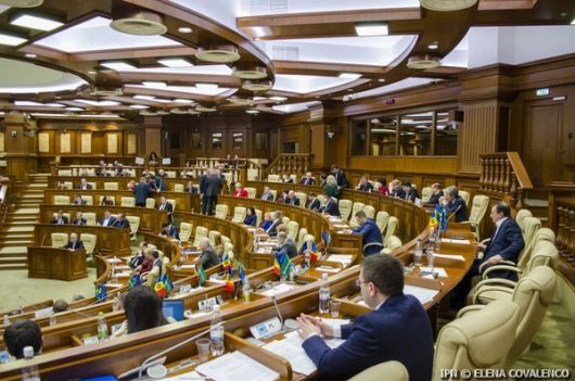 Parlamentul a respins mai multe legi propuse de PSRM. 